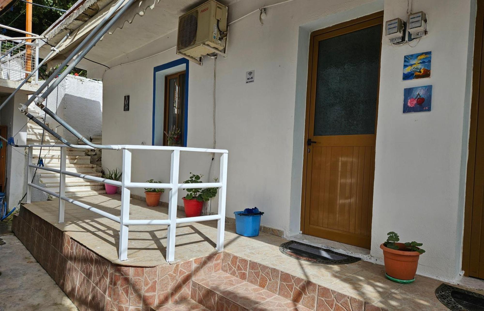 Aeria Rooms Himare Exterior photo